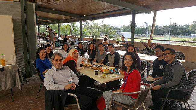 BEL Faculty staff hosted the Universitas Indonesia delegation for lunch at Belltop Cafe