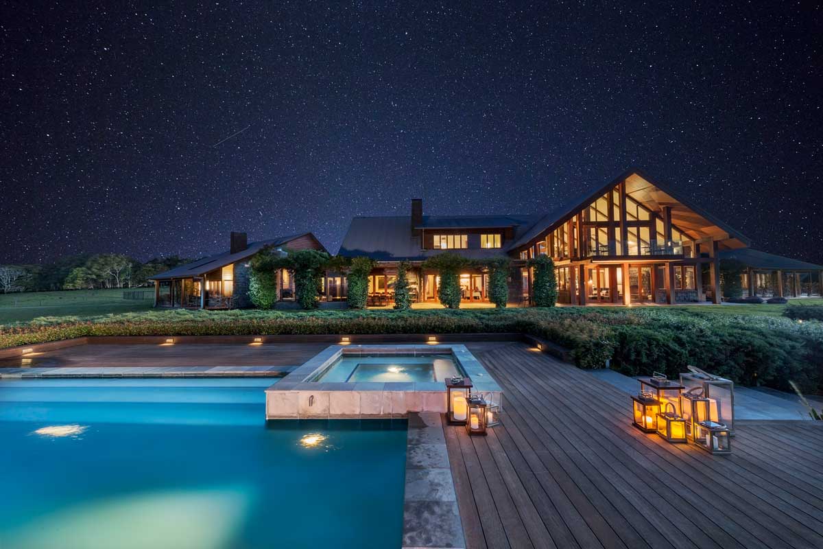 Spices Peak Lodge under a starry night sky